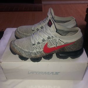 Men’s Nike air Vapormax Flyknit size 8.5